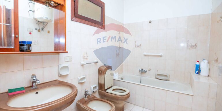 2025100294618-976423-11