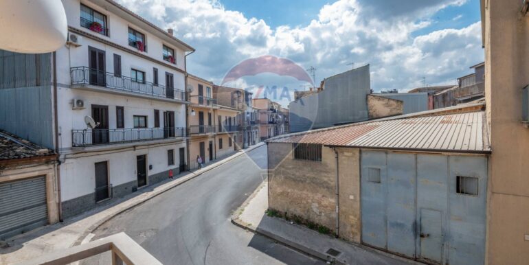 2025100294651-976423-16