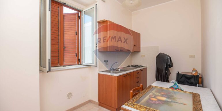 2025100294659-976423-18