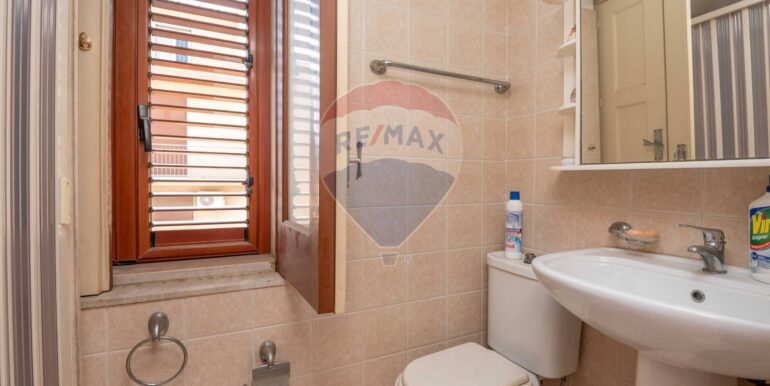 2025100294707-976423-20