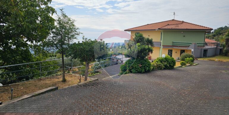 20251003141843-991439-1