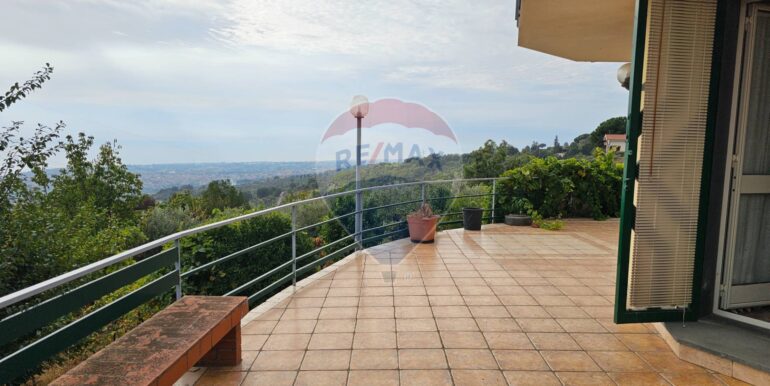 20251003142355-991439-11