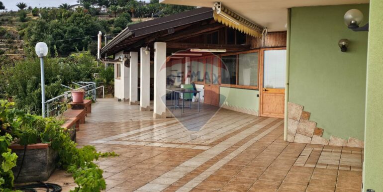 20251003142401-991439-13