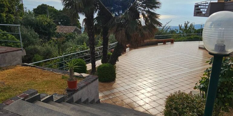 20251003142652-991439-15