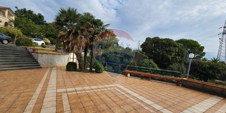 20251003142656-991439-16