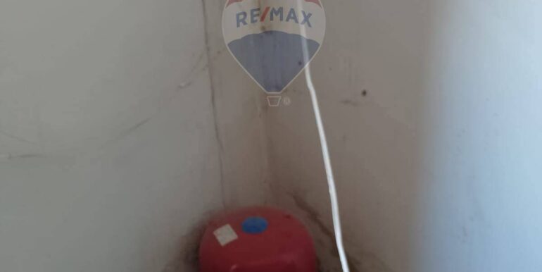 20251003193606-991579-10