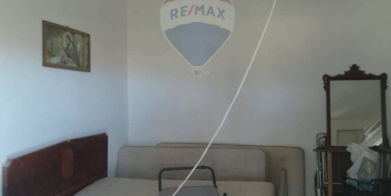 20251003193608-991579-12