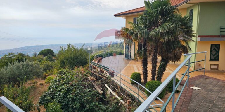 20251003211631-991439-54