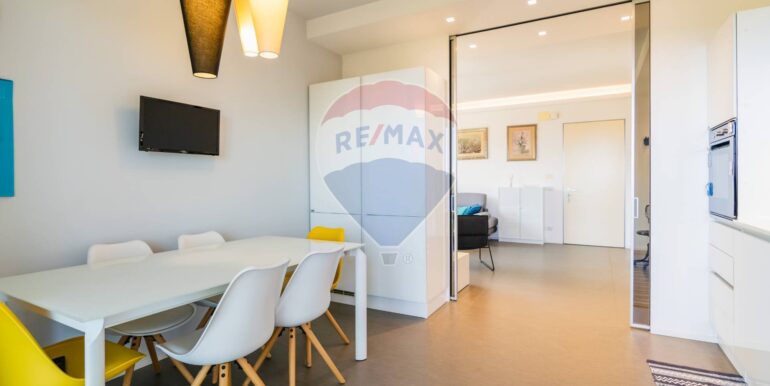 20251004134700-991694-3