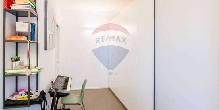 20251004134722-991694-8