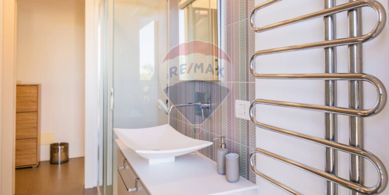 20251004134732-991694-10