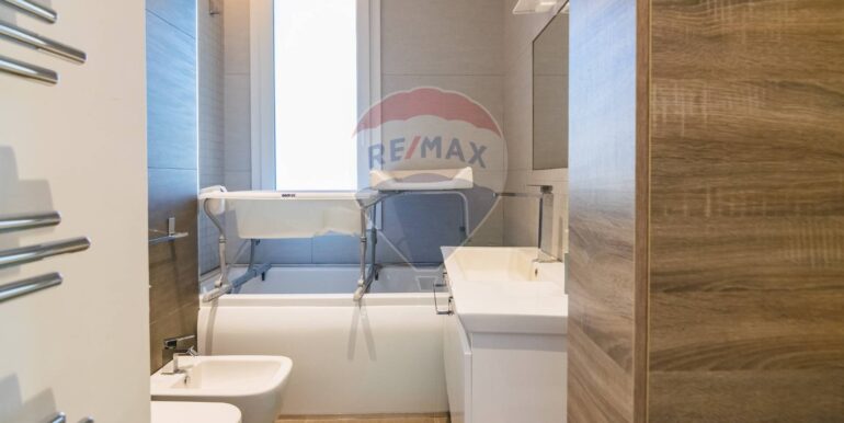 20251004134741-991694-12