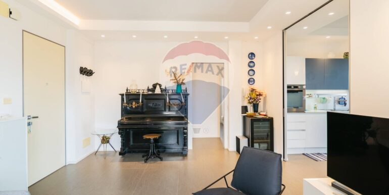 20251004135028-991694-33