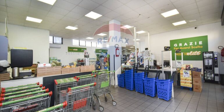 20251005214032-991755-3