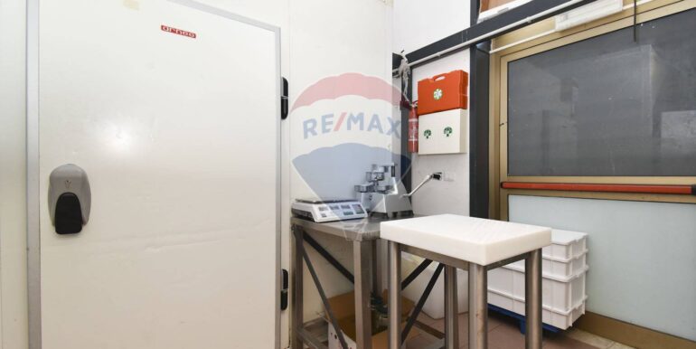 20251005214128-991755-18