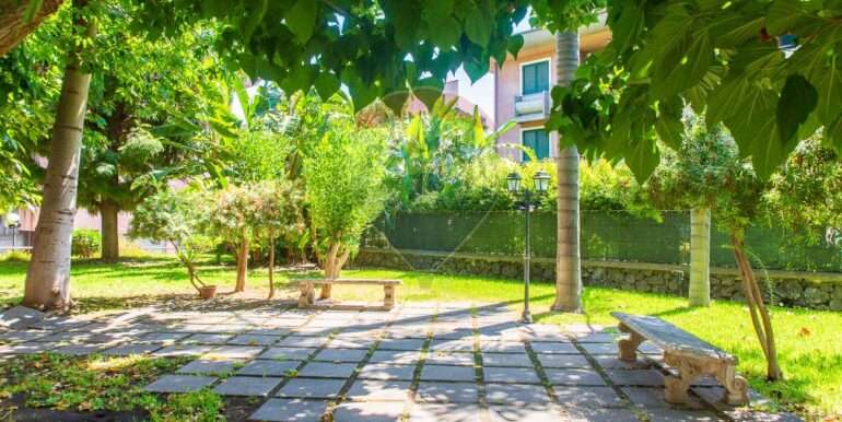 20251006100059-991573-14