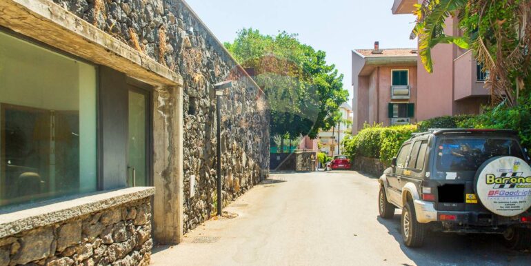 20251006100109-991573-17