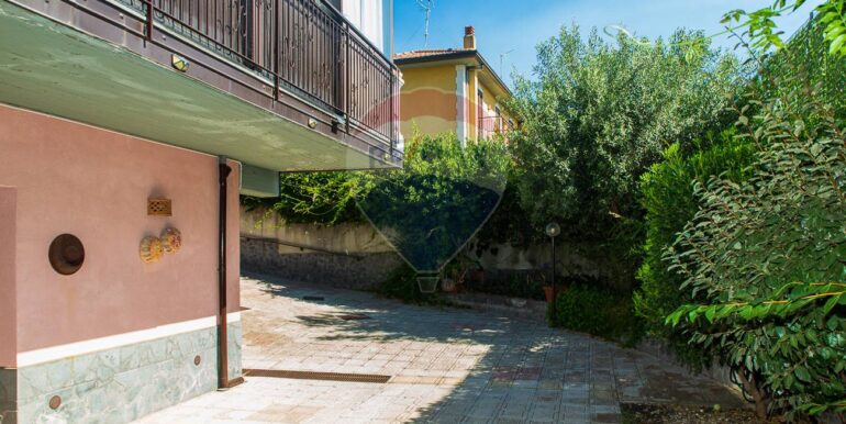 20251006102242-991774-6