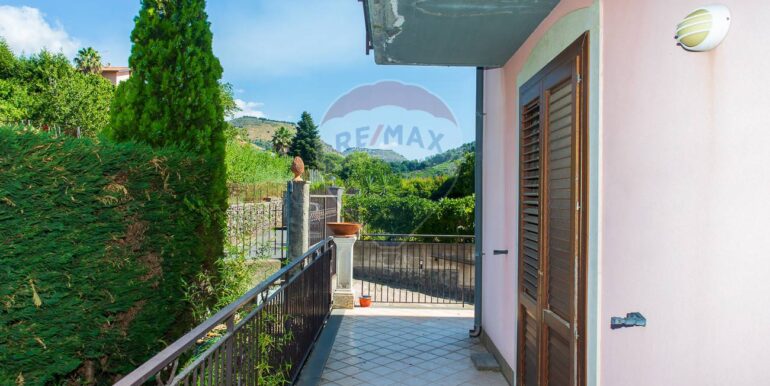 20251006102256-991774-10