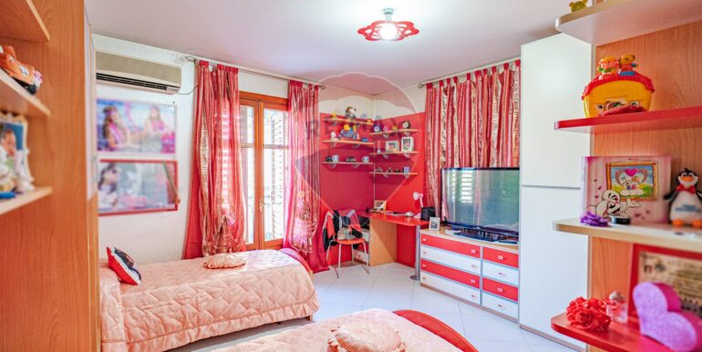 20251006111457-991815-8