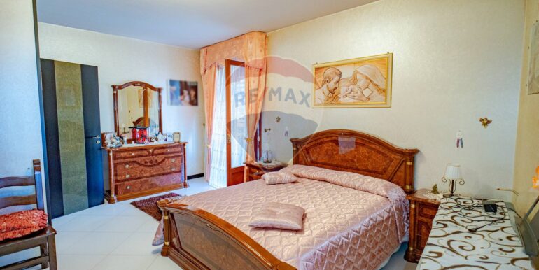 20251006111458-991815-11