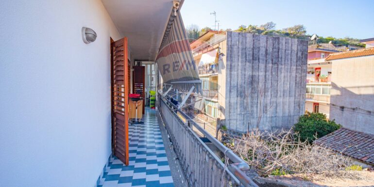 20251006111458-991815-15