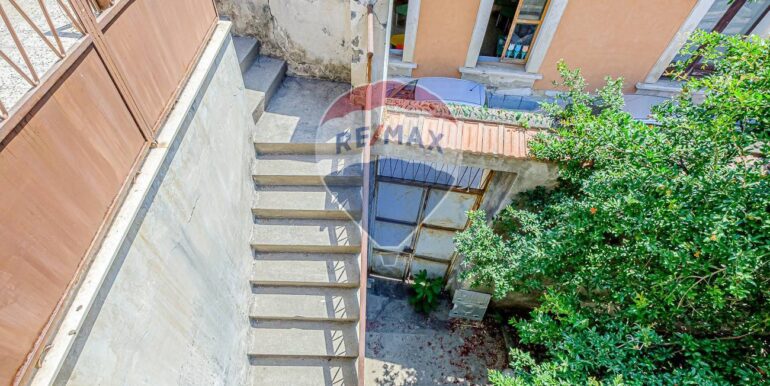 20251006165354-991943-5