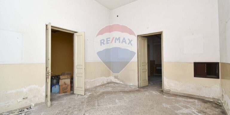 20251006171035-991954-18