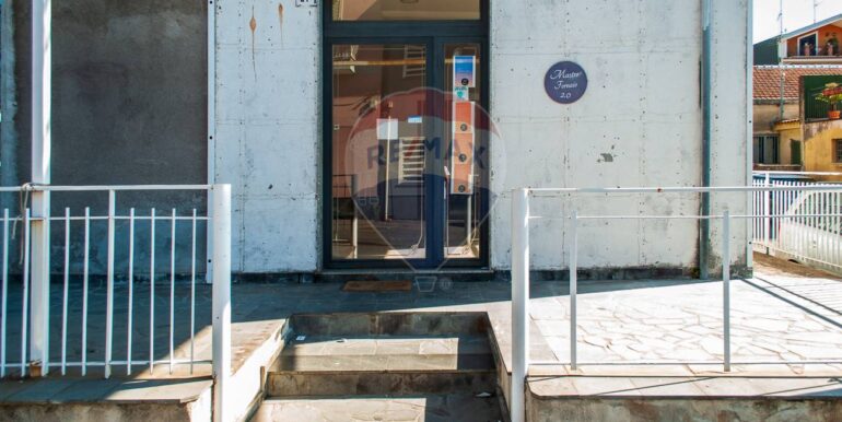 20251006173712-990780-1