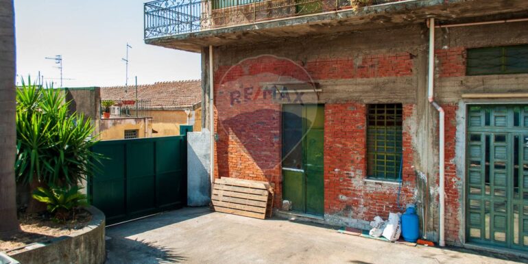 20251006173755-990780-13