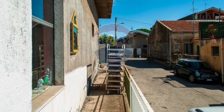 20251006173759-990780-14