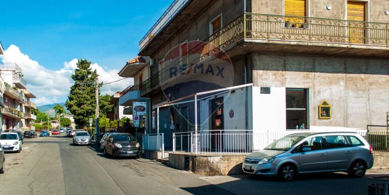 20251006173811-990780-17