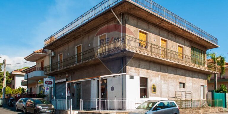 20251006173821-990780-18