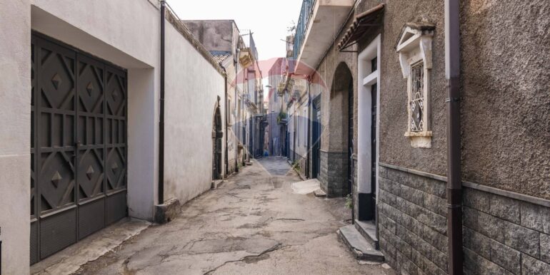 20251007134657-983455-44