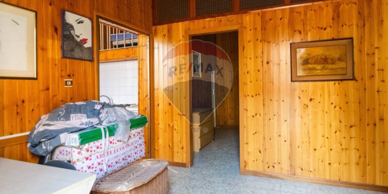 20251007135552-983440-13