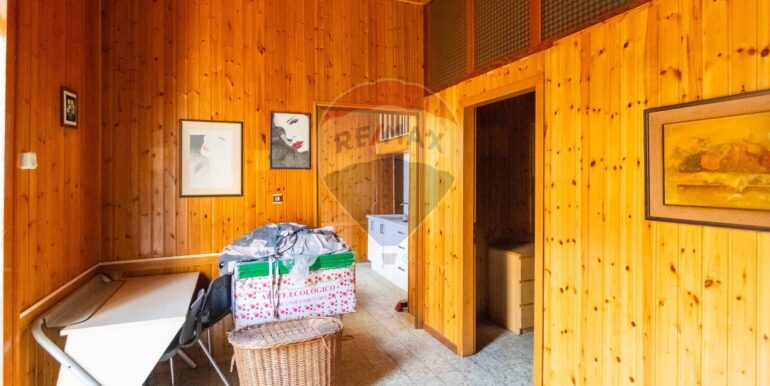 20251007135557-983440-14