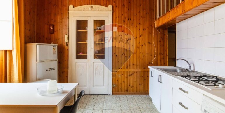 20251007135602-983440-15