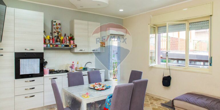 20251007162321-988999-15