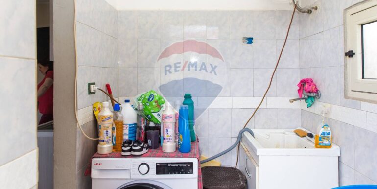 20251007162401-988999-24