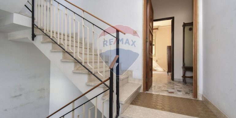 20251007162922-989405-8