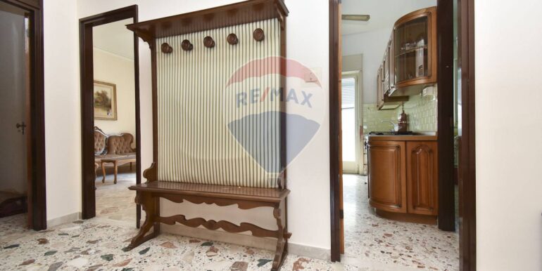 20251007162939-989405-18