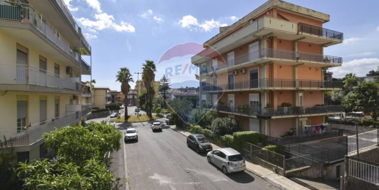 20251007163003-989405-32