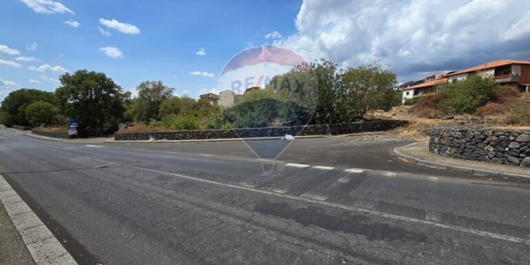 20251007174654-992285-3