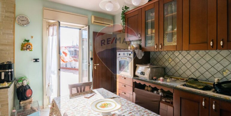 20251007202658-991877-3