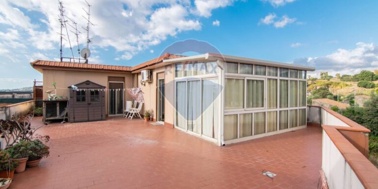 20251007202717-991877-7