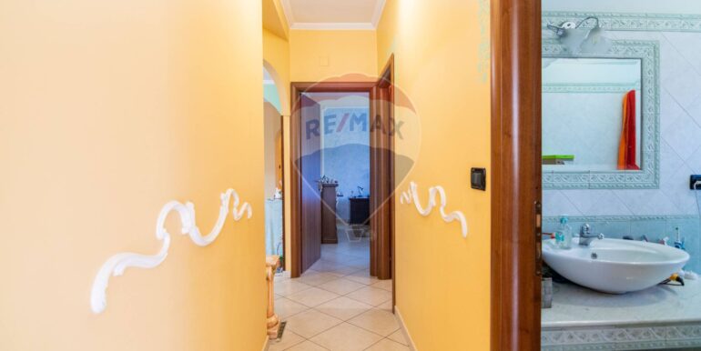 20251007202729-991877-10