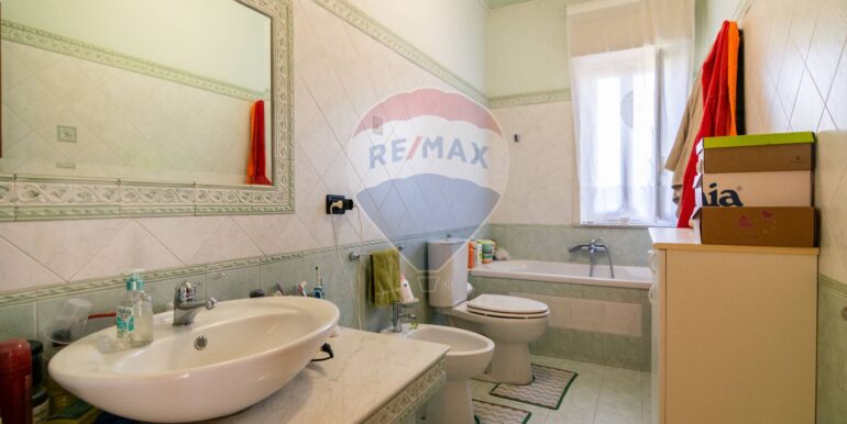 20251007202732-991877-11