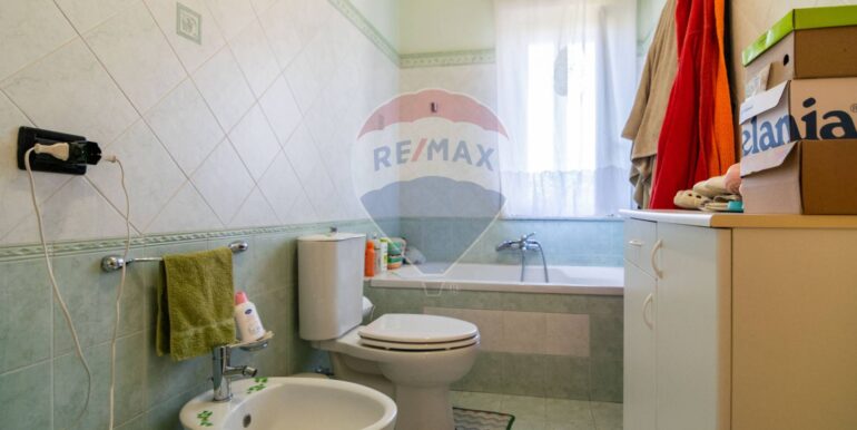 20251007202736-991877-12