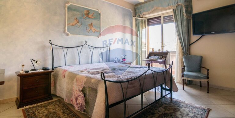 20251007202749-991877-15