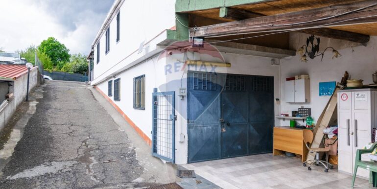 2025100790600-992015-3